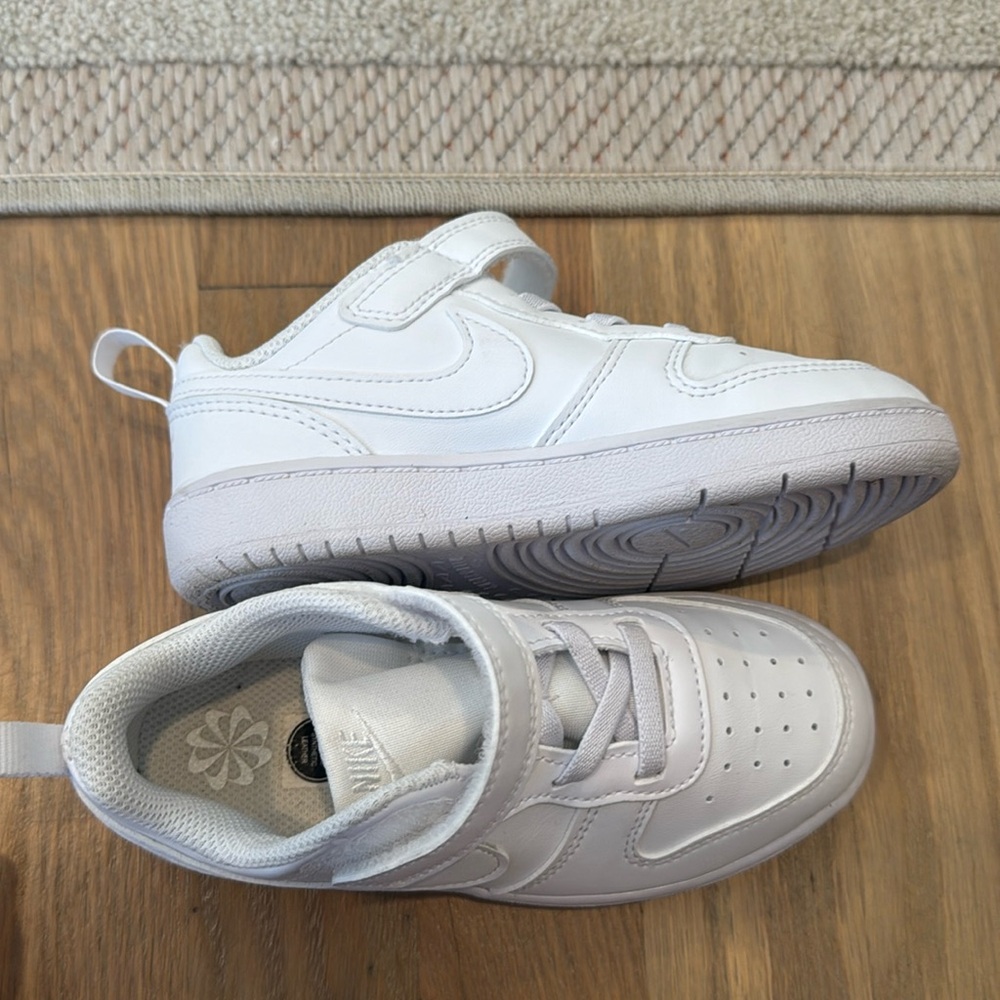 Toddler Nike size 10 white shoes worn once no tags